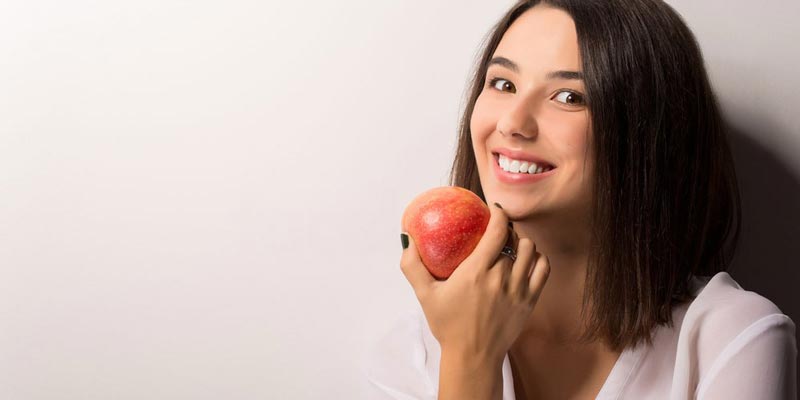Ăn táo sẽ giúp làn da của bạn trở nên mịn màng và giảm lão hóa